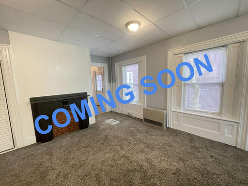 Large 1-Bedroom on Manchester's East Side, Hot Water and Parking Included – photo 1