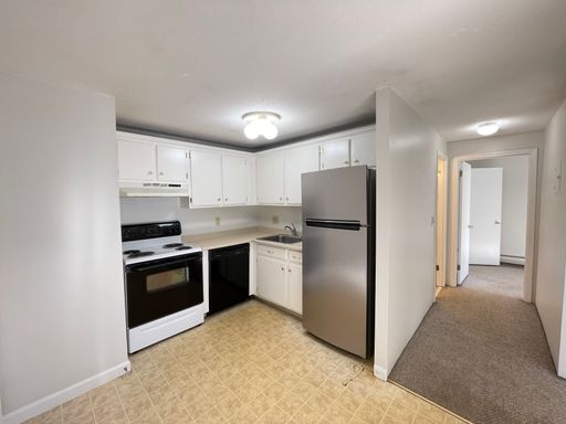 Large 1-Bedroom Manchester Condo with Heat and Hot Water Included – photo 1