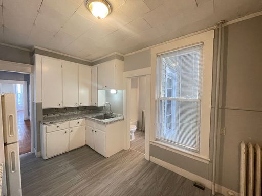 Newly Renovated 1-Bedroom in Manchester's Hanover Hill with Off-Street Parking – photo 1