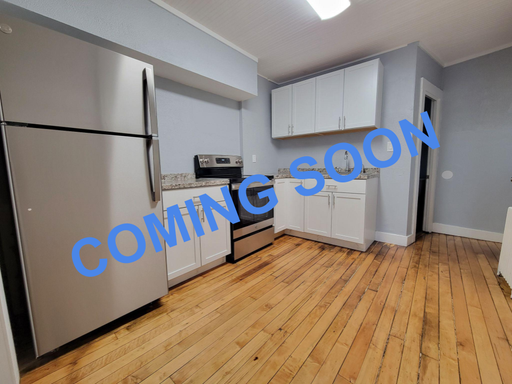 First-Floor 1-Bedroom in Penacook with Hardwood Floors and Parking