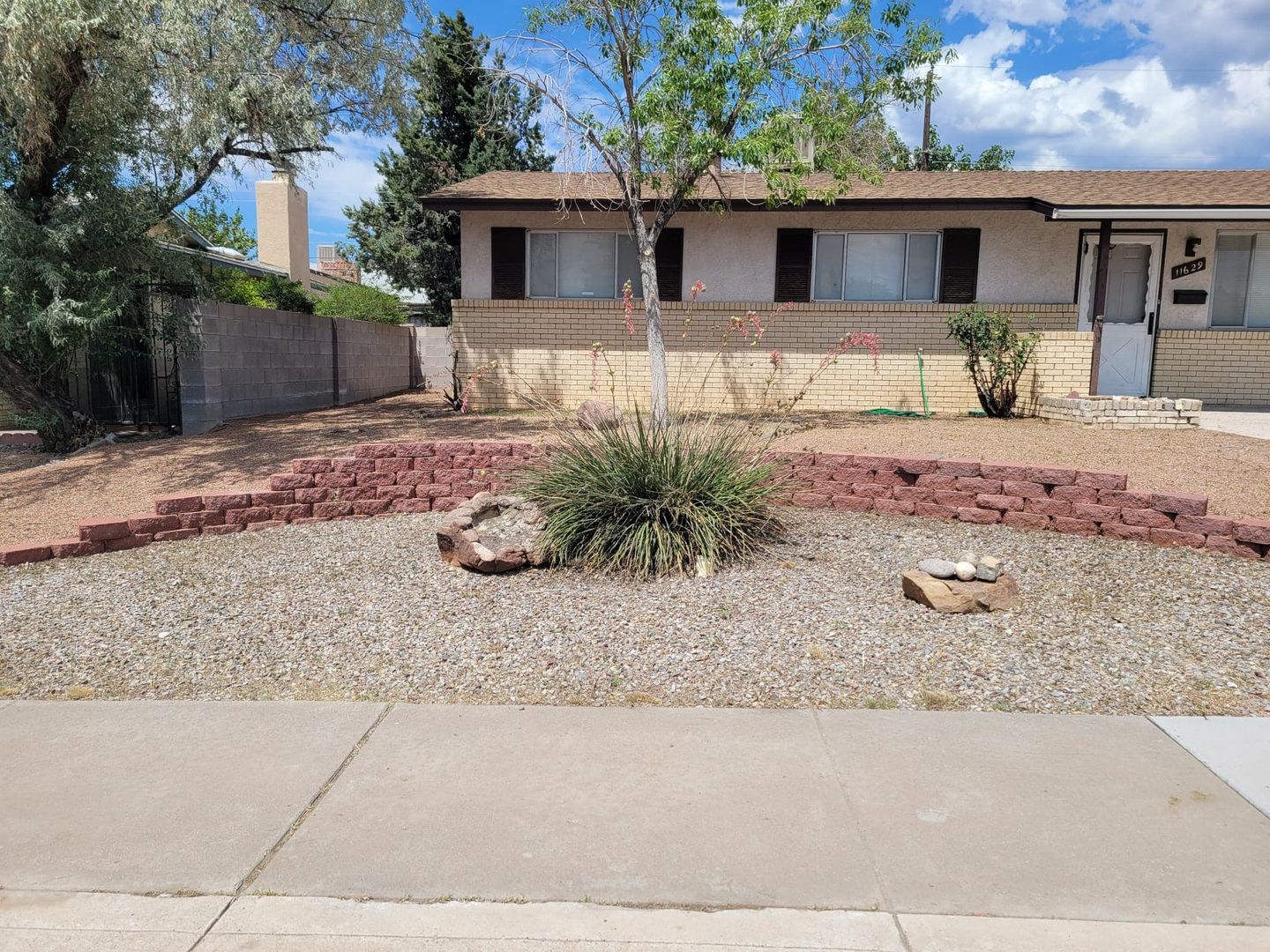Albuquerque House: 11629 La Cueva Ln