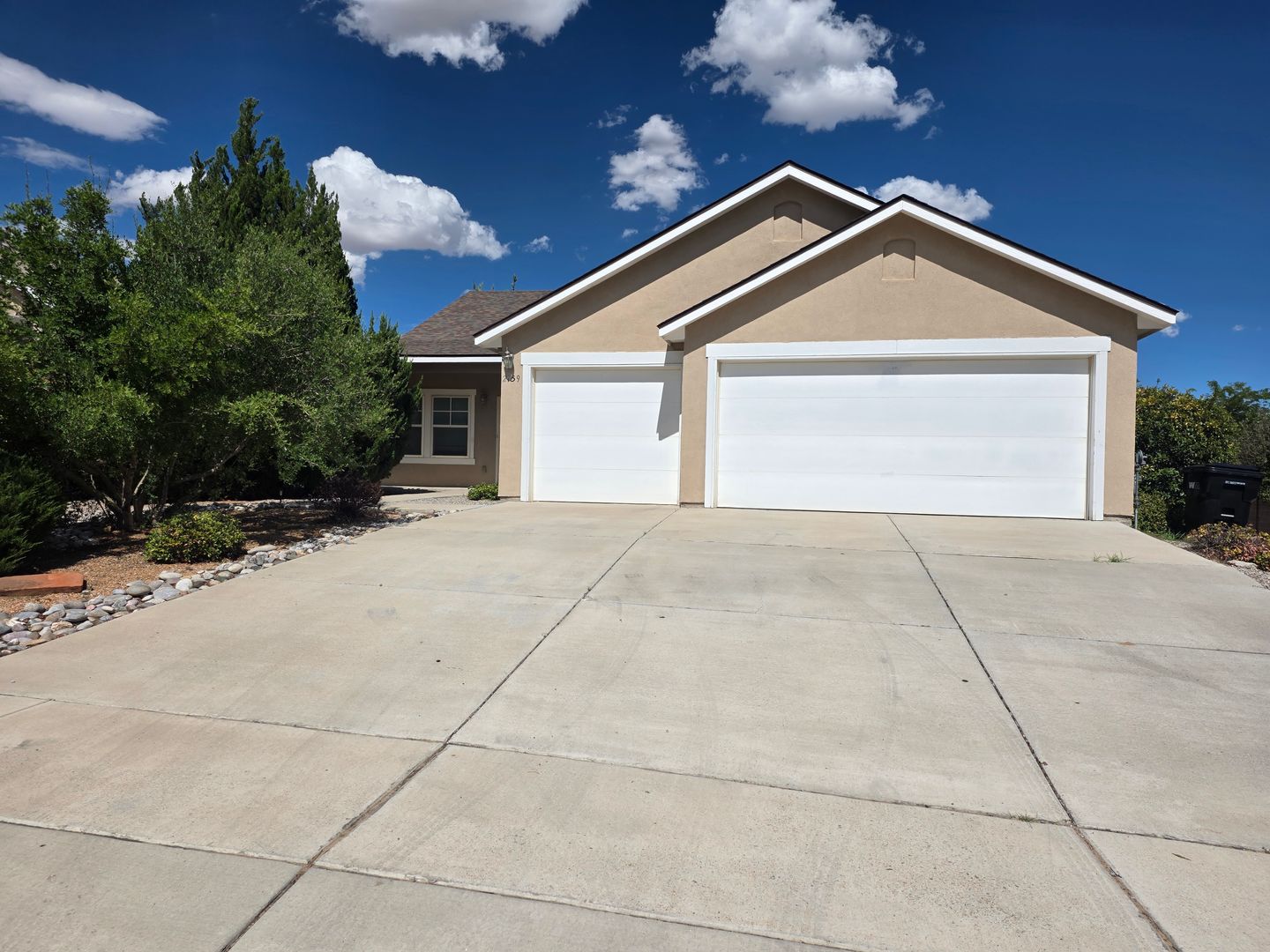 Rio Rancho House: 2159 Palenque Dr SE