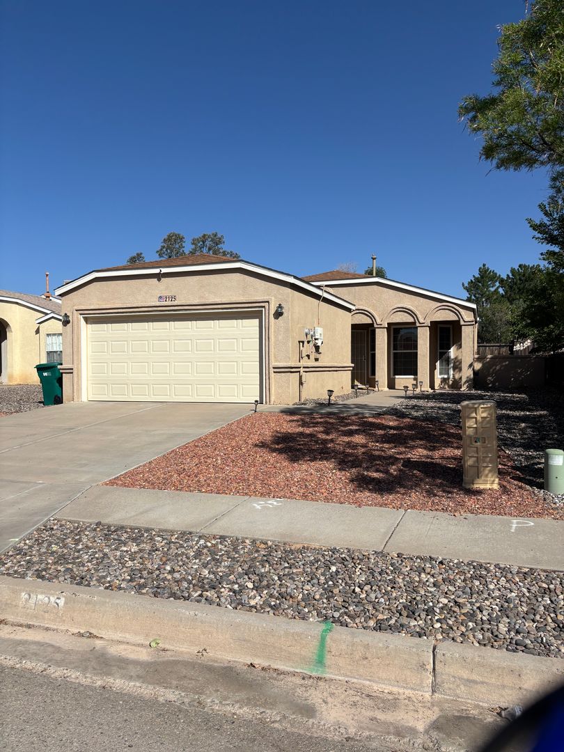 Rio Rancho House: 2125 Sierra Lane NE