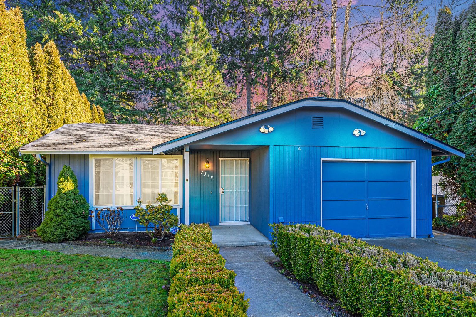 Tacoma House: 7519 E F St