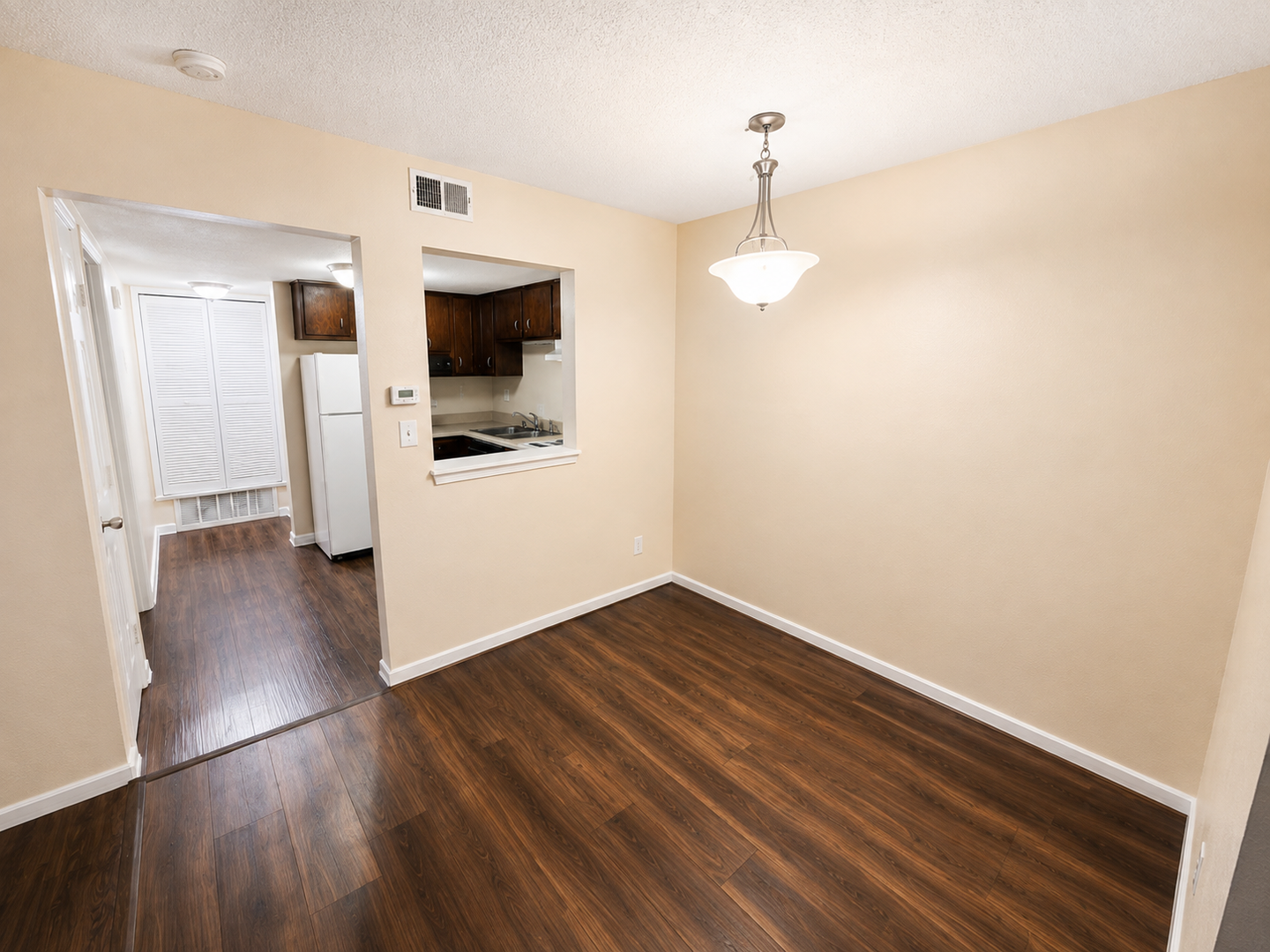 Belknap Apartments 5 of 12