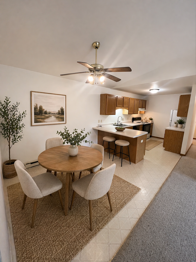 West Bend Apartment: 610 Creek Rd.