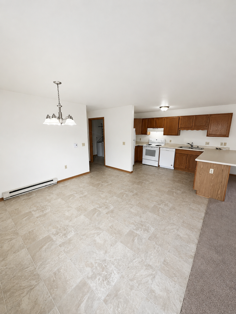 West Bend Apartment: 700 Creek Rd.
