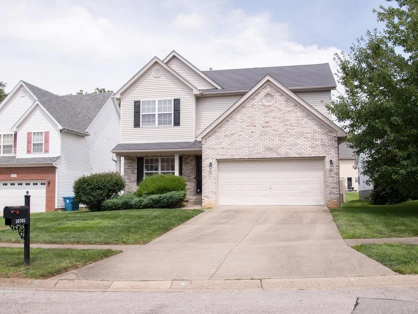 Louisville House: 10705 Elkington Ln