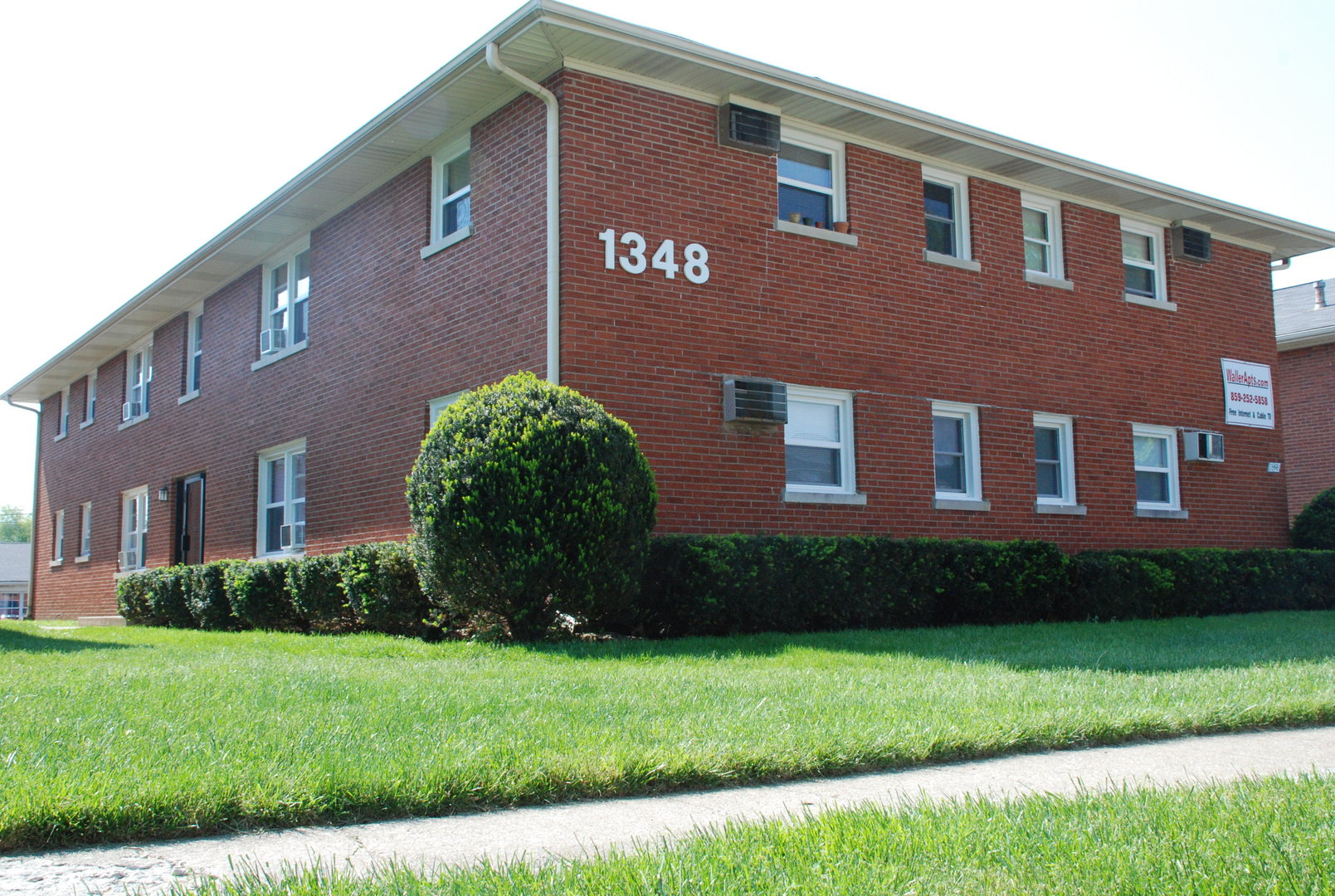 Lexington Apartment: 1348 Royalty Court