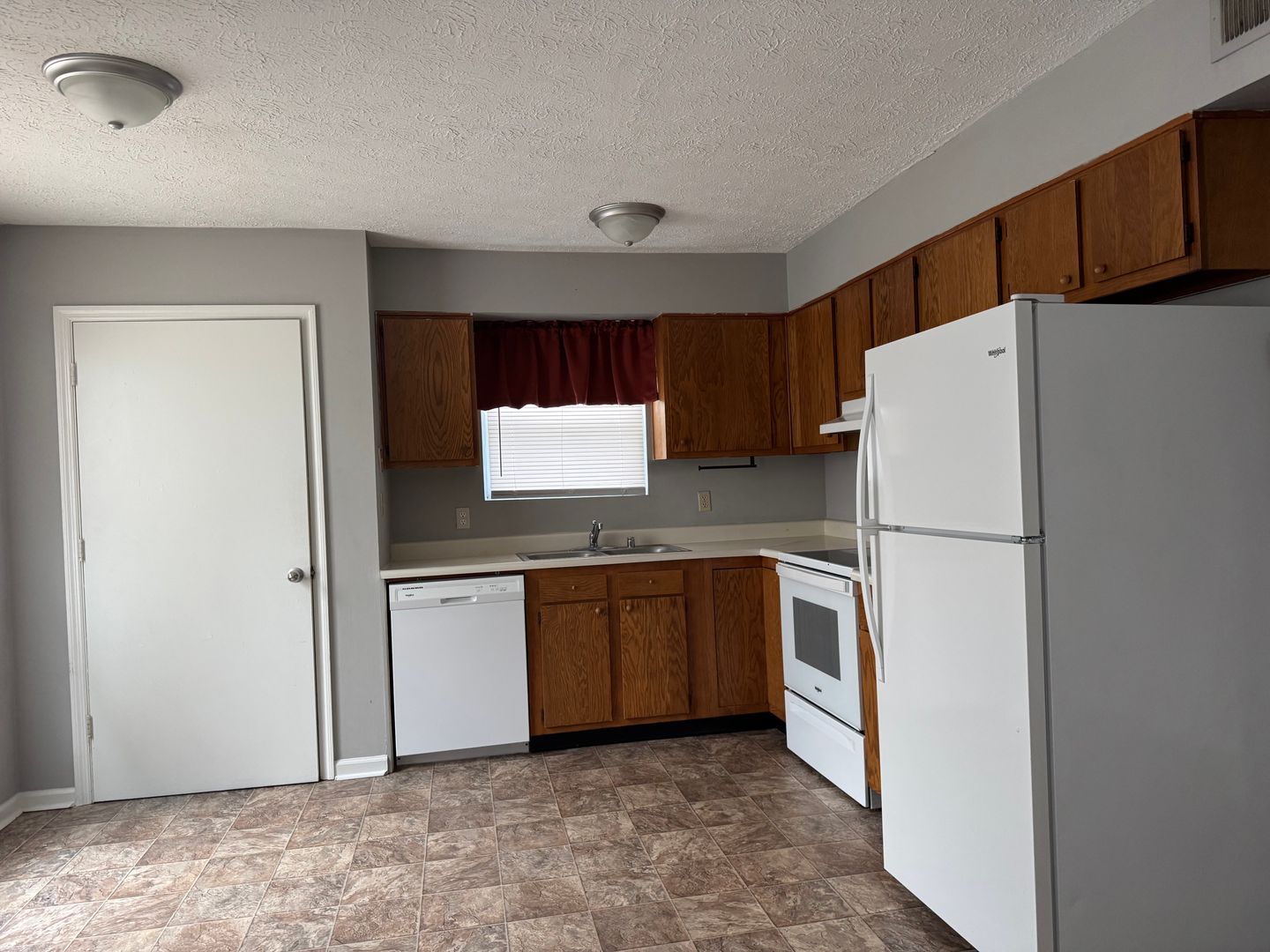 Winchester Apartment: 163 & 165 Westside Drive