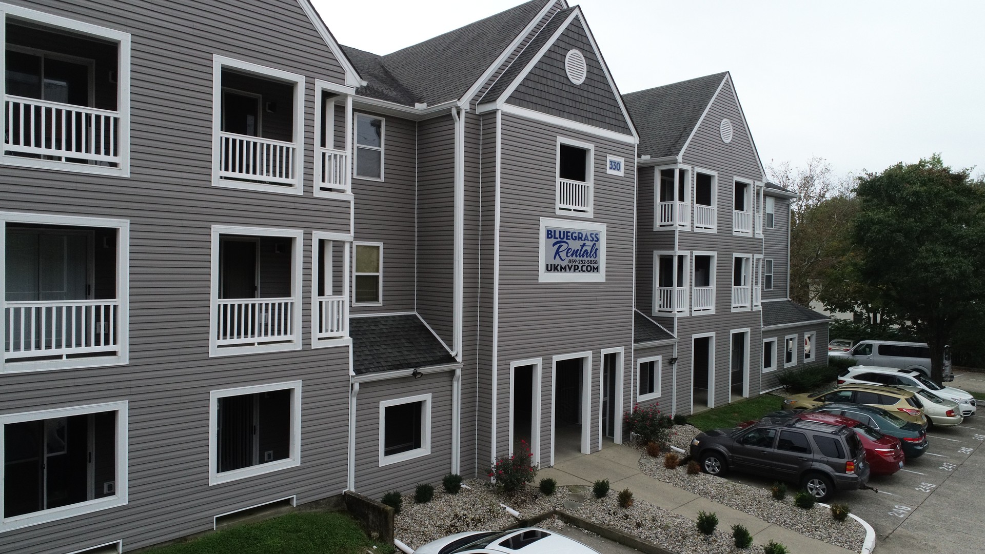 Lexington Apartment: 330 Rose Street