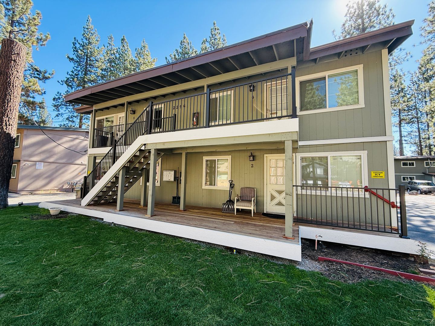 South Lake Tahoe Apartment: 2296 Eloise Ave # 3