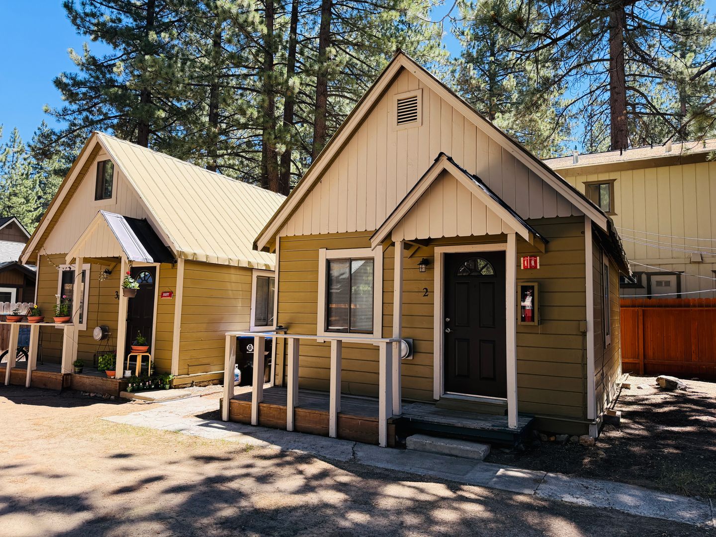 South Lake Tahoe Apartment: 1227 Sierra Blvd