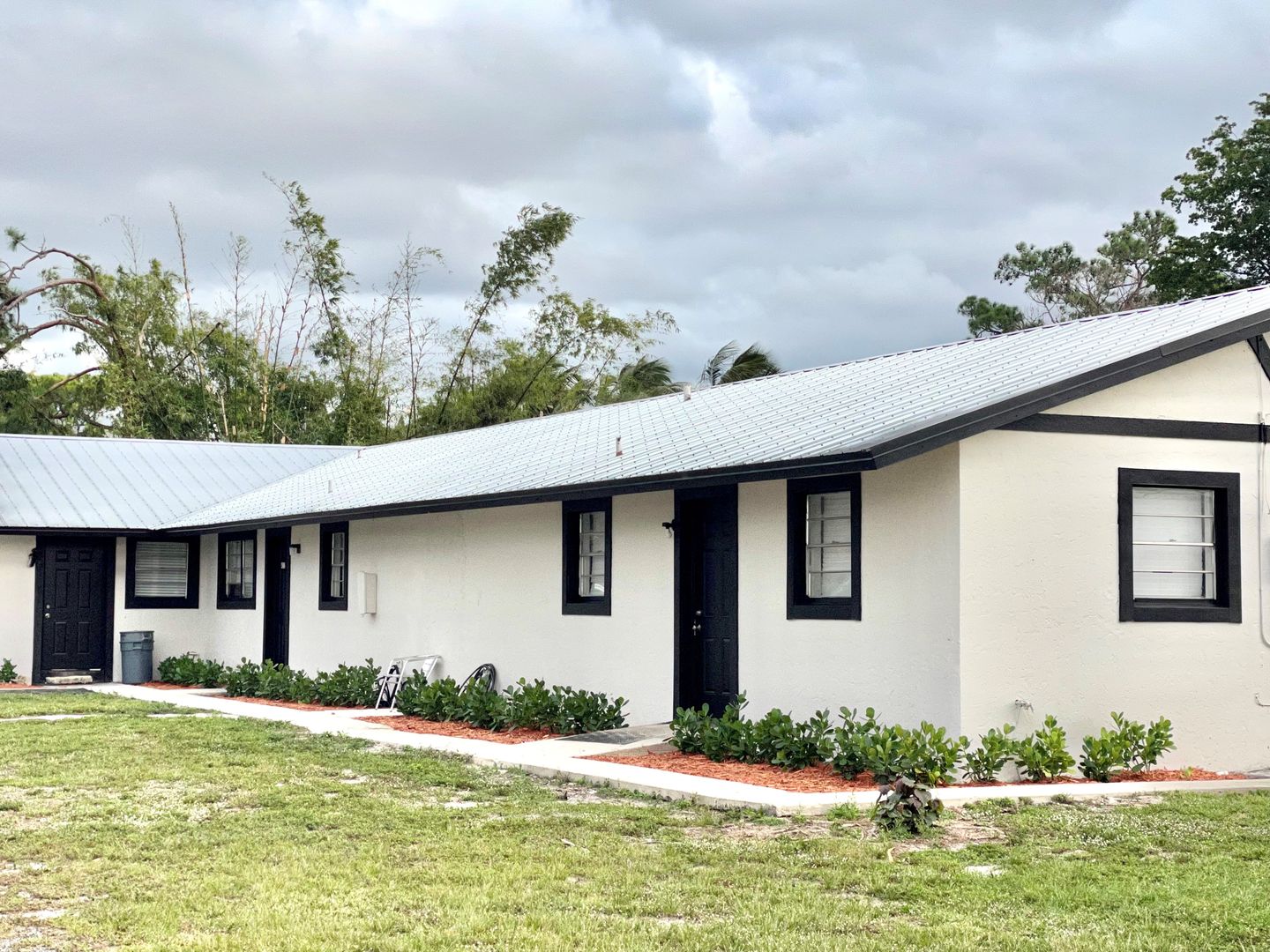 Lake Worth Apartment: 4211 Maine St