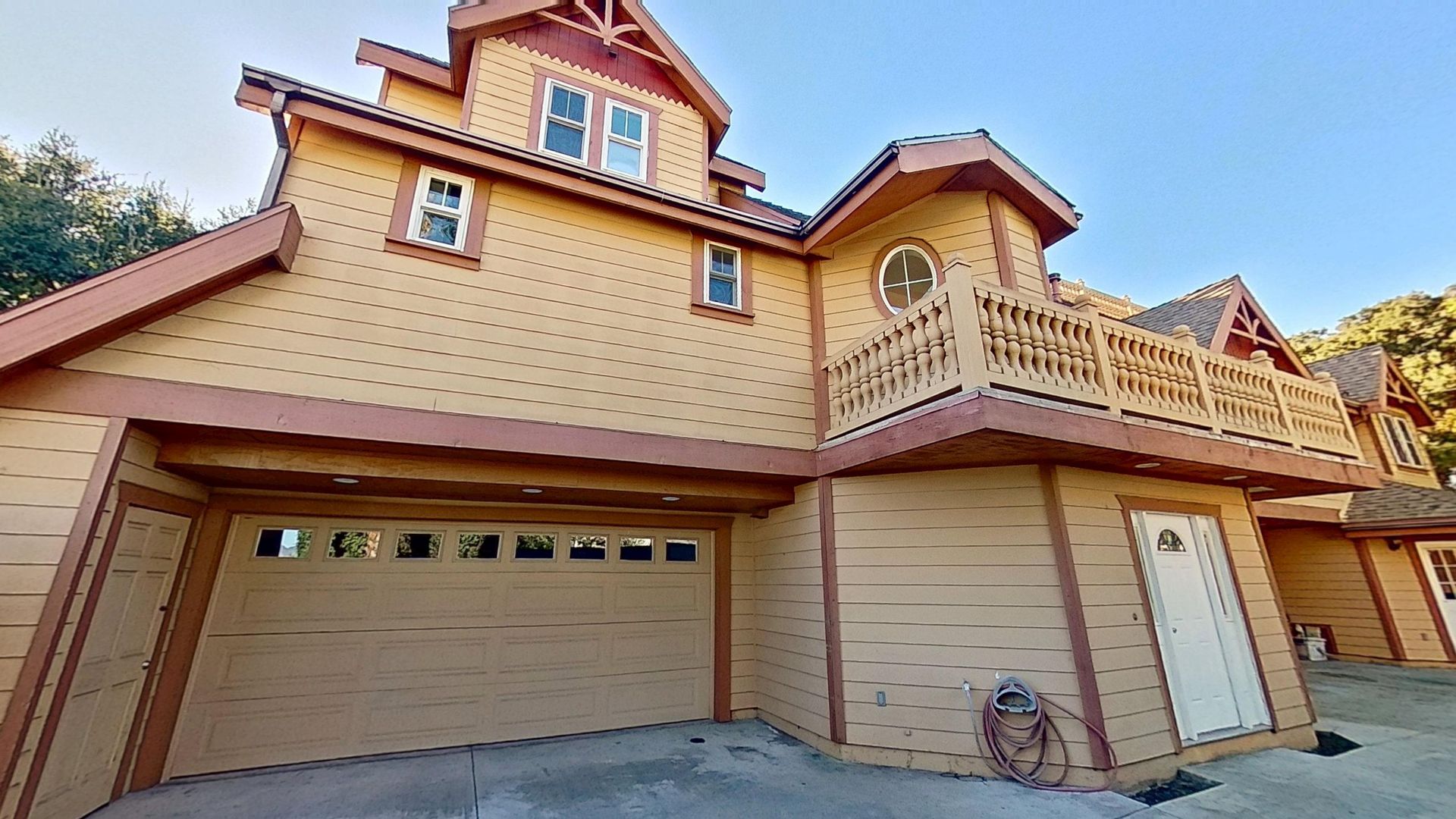 Santa Barbara Apartment: 415 W De La Guerra St