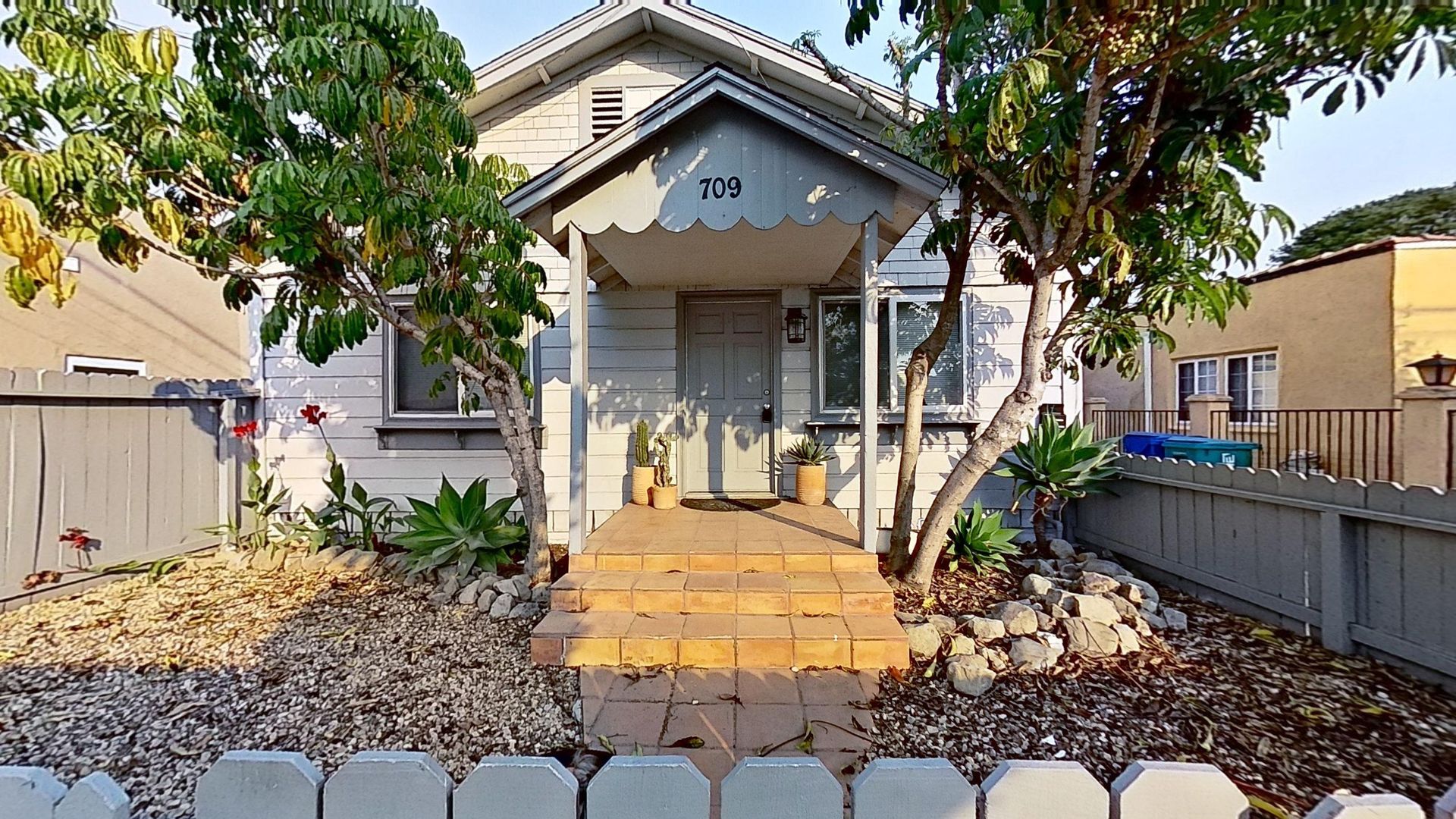 Santa Barbara Apartment: 709 W Micheltorena St