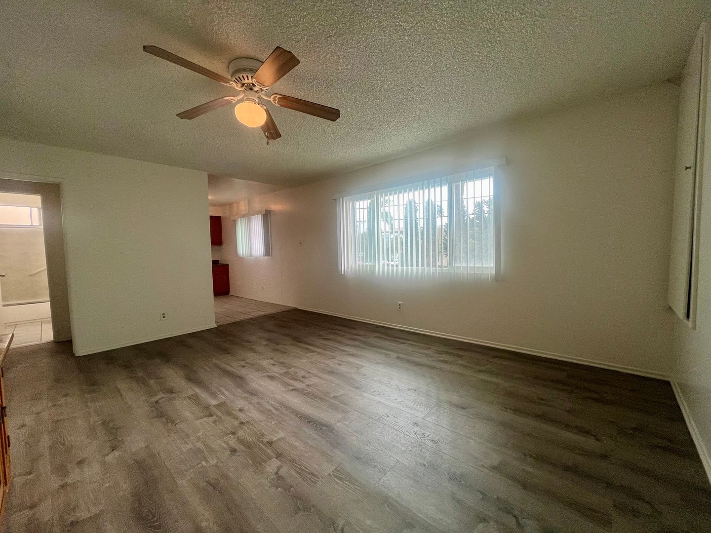 Long Beach Apartment: 811-15 w. 5th Street