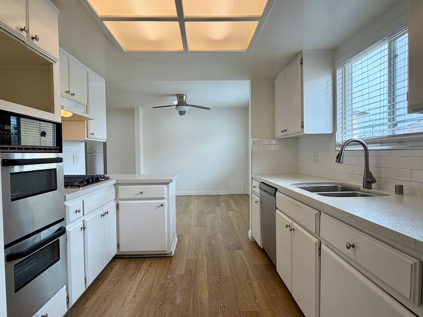 San Pedro Apartment: 529 w. 16th Street