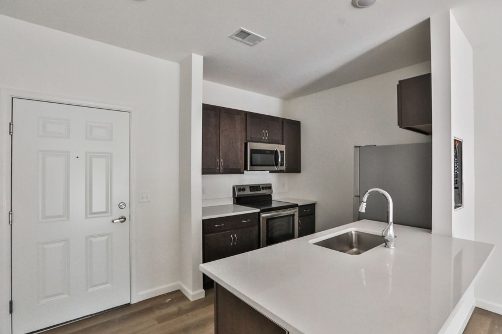 Albany Apartment: 30 Pine Lane