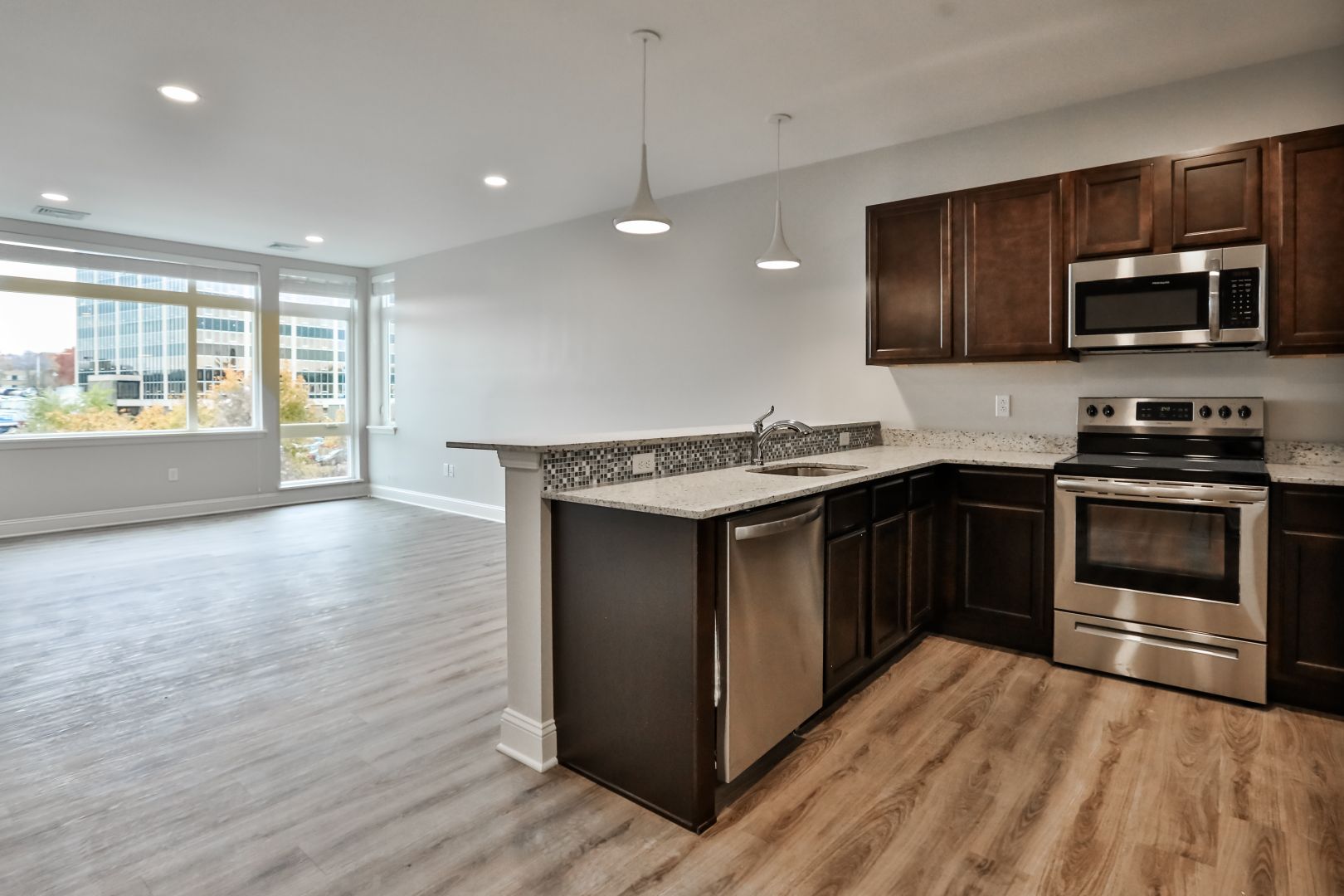 Albany Apartment: 36 Hackett Blvd