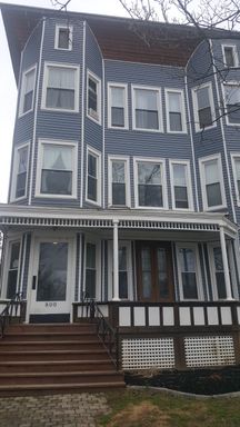 Great Deal! 1BR with Heat & Hot water included! Walking distance to Downtown – photo 1