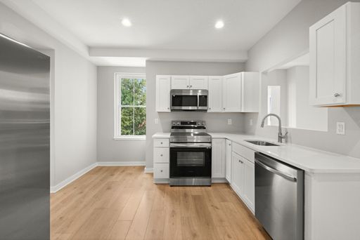 Gorgeous 2 Bedroom with Private Solarium and porch. Stunning River views!