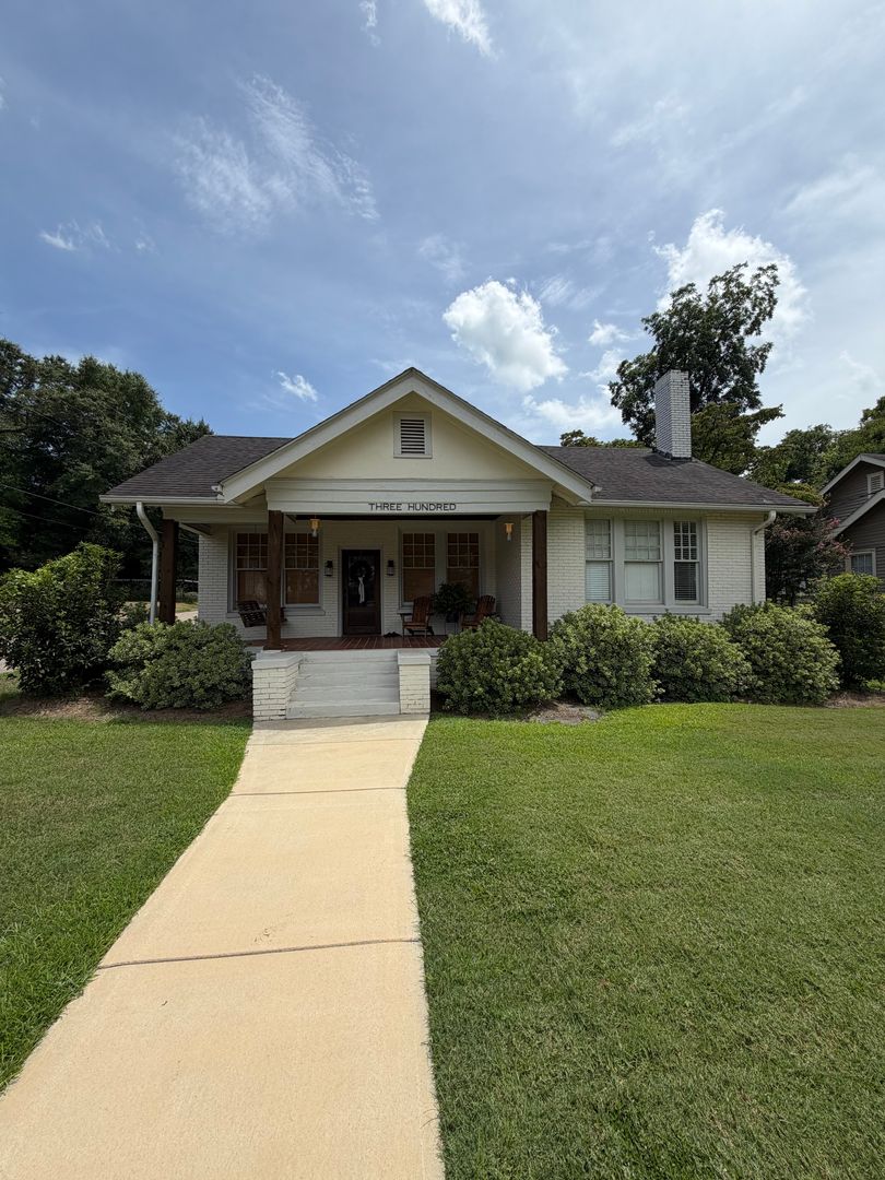 Troy House: 300 Murphree Street