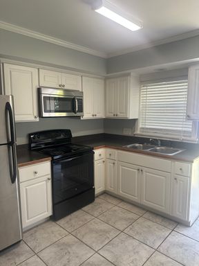 2 bed 1 bath duplex