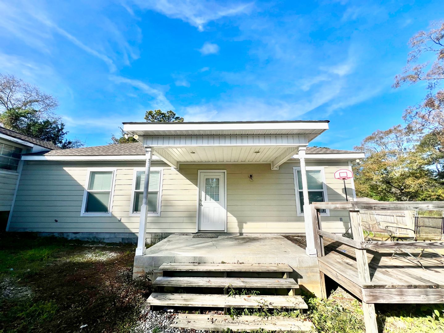 Troy House: 302 B Corman Ave