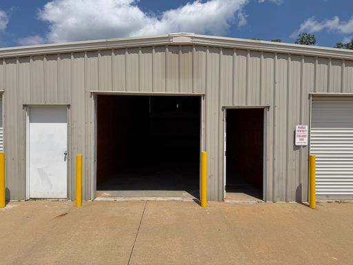 15' x 60' storage unit with roll up door