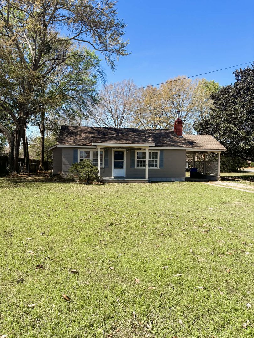 Troy House: 801 Hwy 87