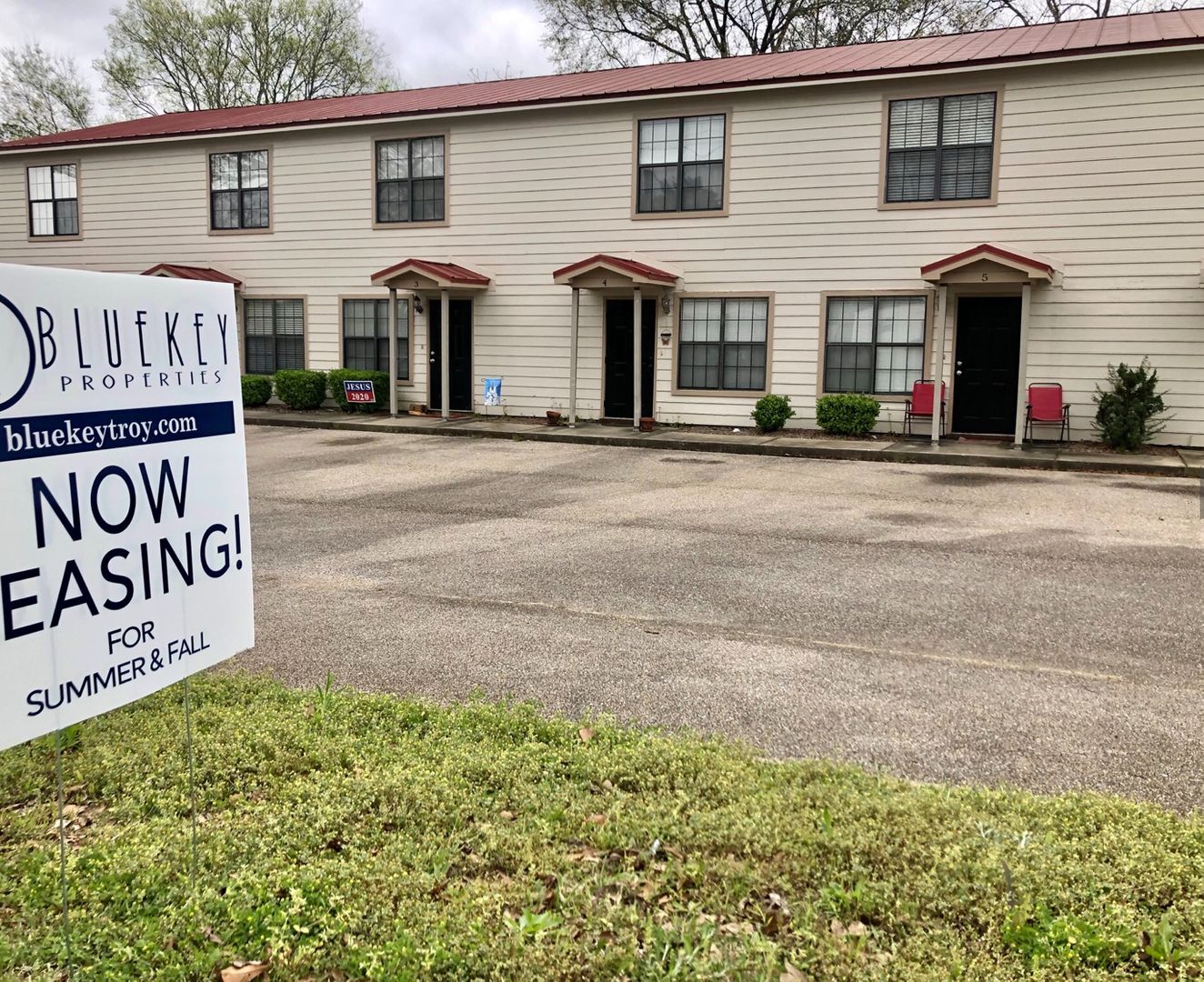 Troy Apartment: 402 Folmar St