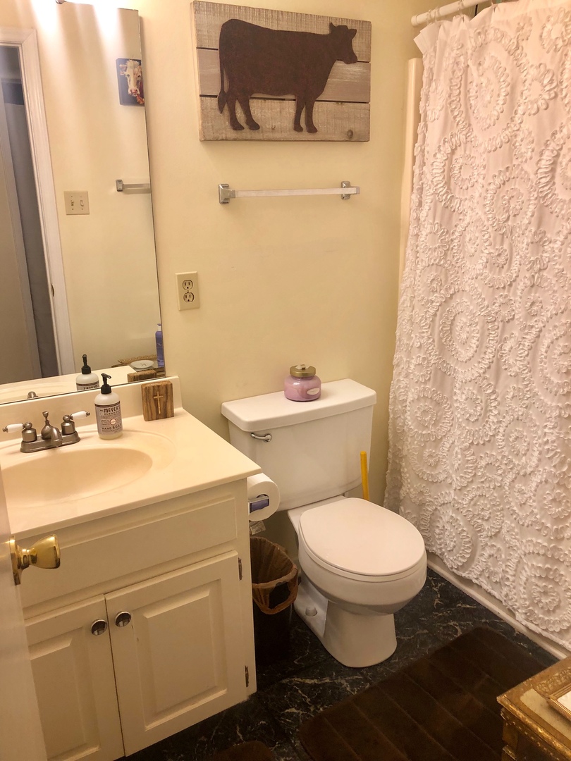 Troy House: 802 Folmar St