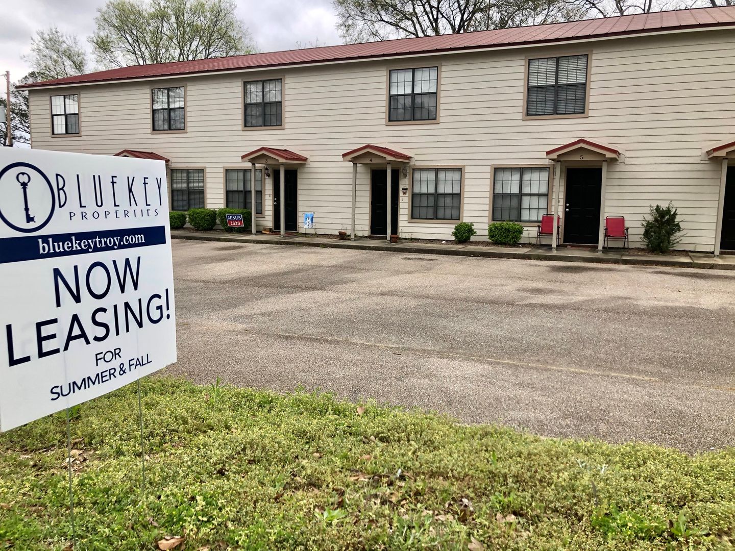 Troy Apartment: 402 Folmar St