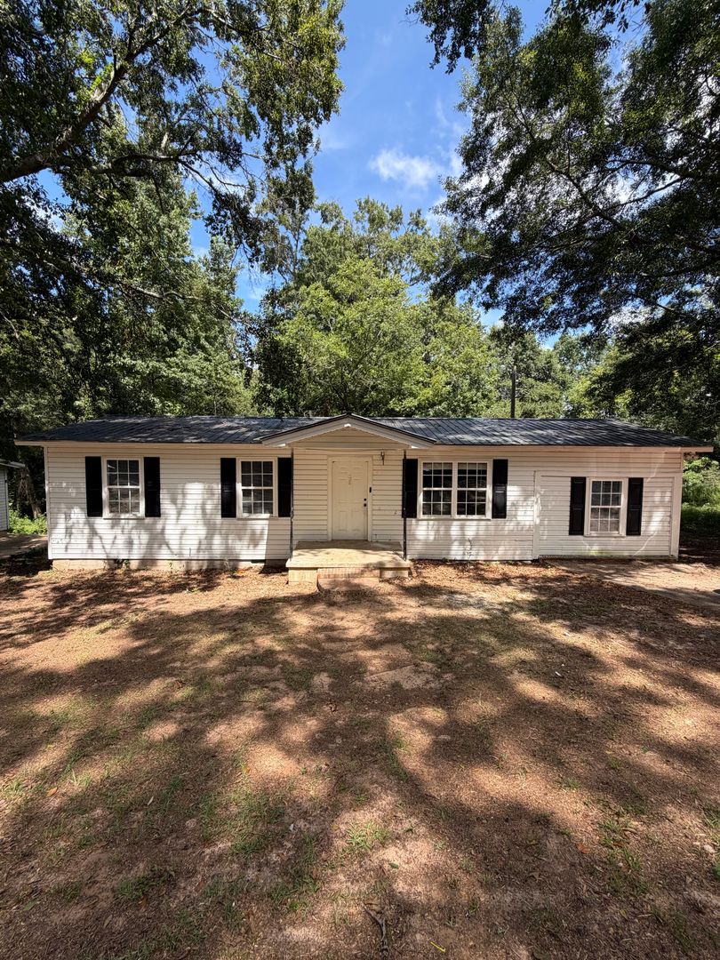 Troy House: 121 Sage Street