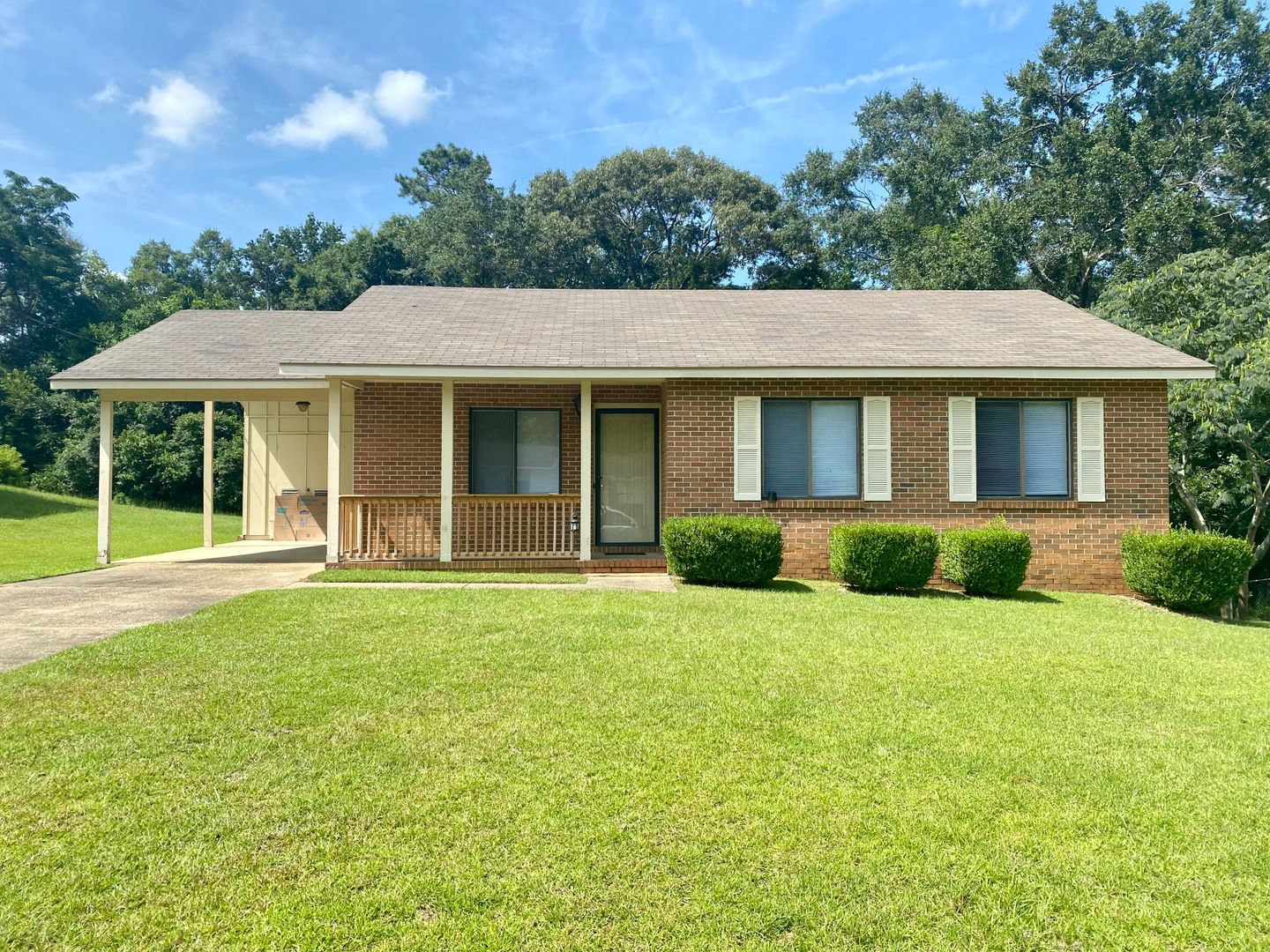 Troy House: 102 Thomas Cir