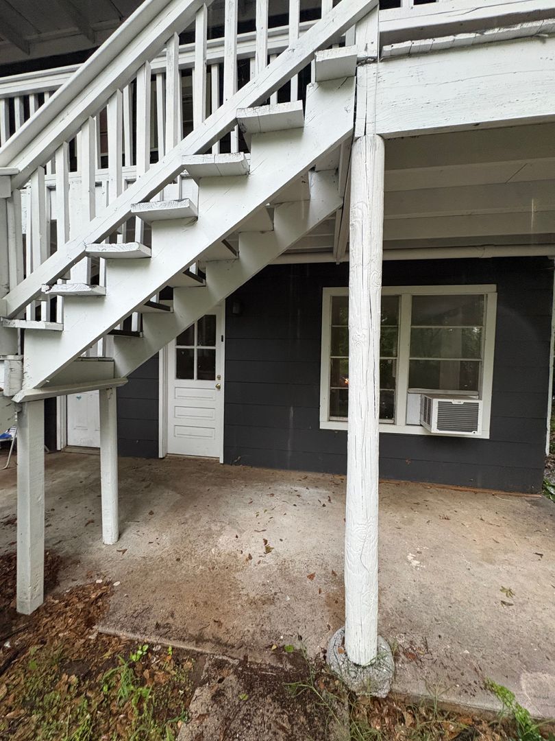 Troy Apartment: 1129 N Three Notch St