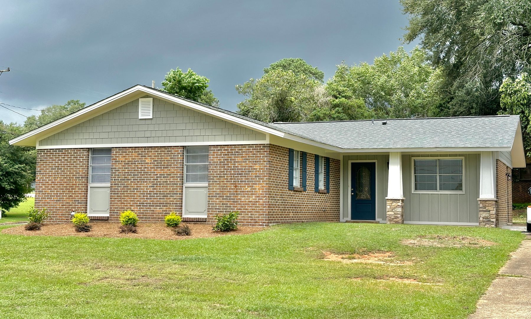 Troy House: 500 Pell Ave