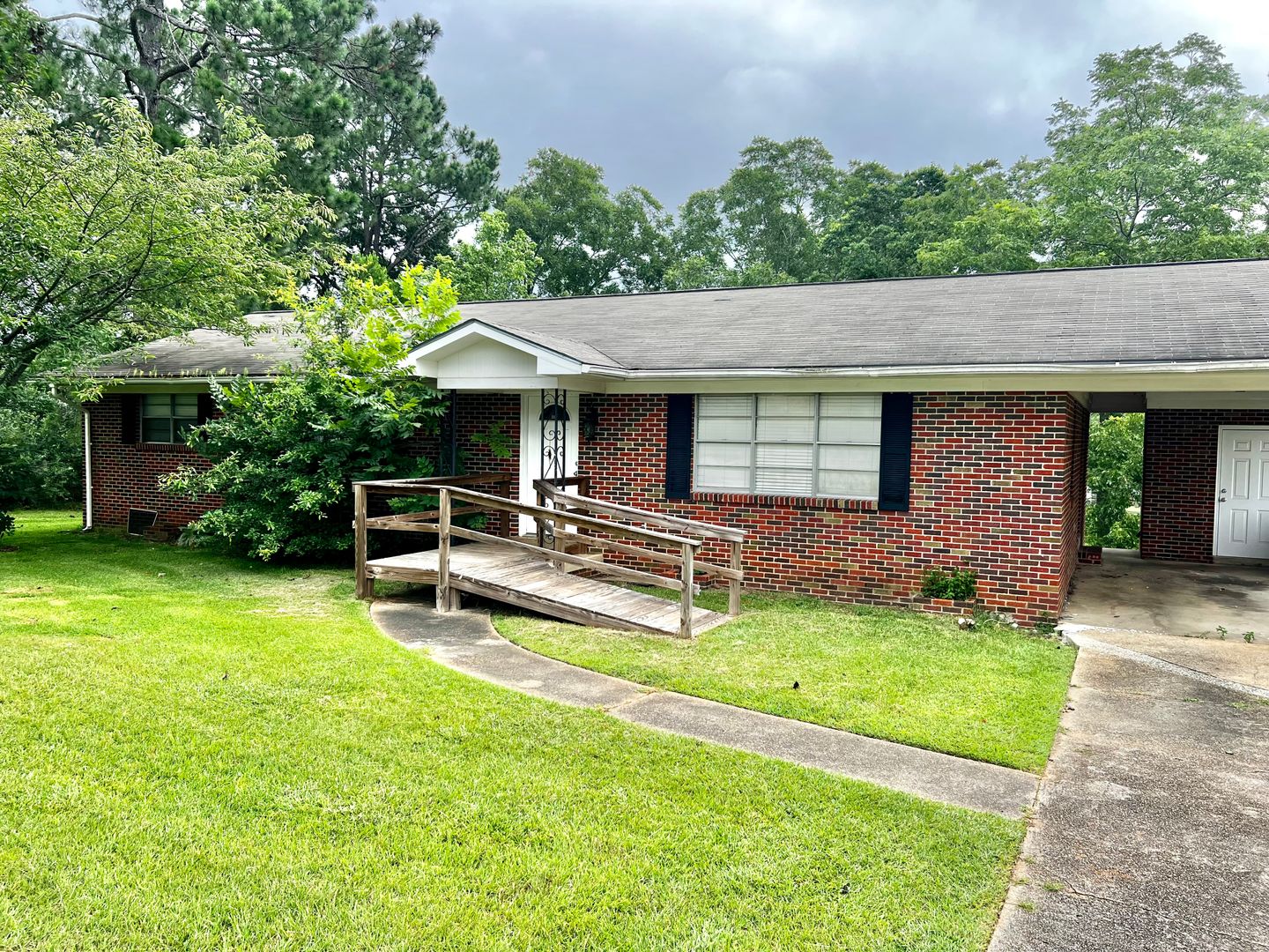 Troy House: 107 Woodland Circle