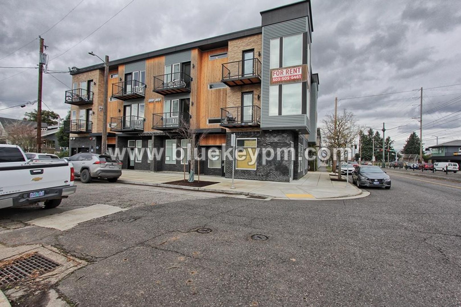 Portland Apartment: 1515 N. Simpson Street