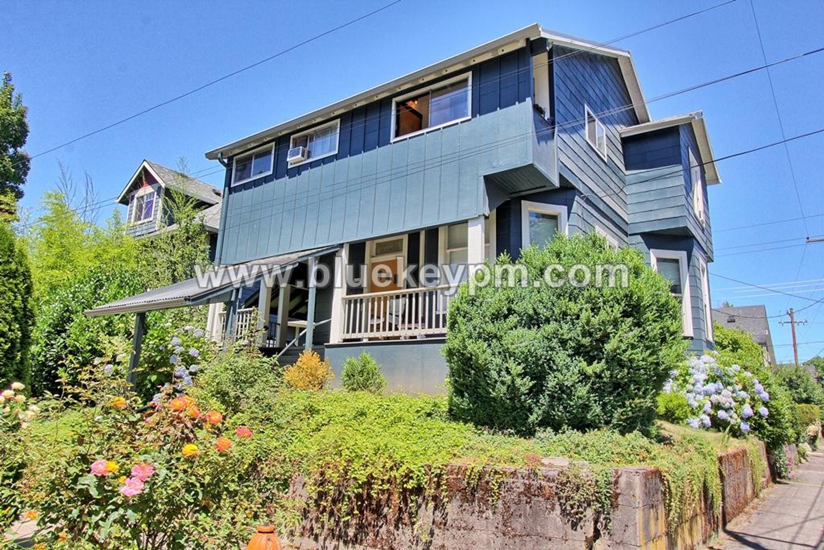Portland Apartment: 1935 SE Washington Street