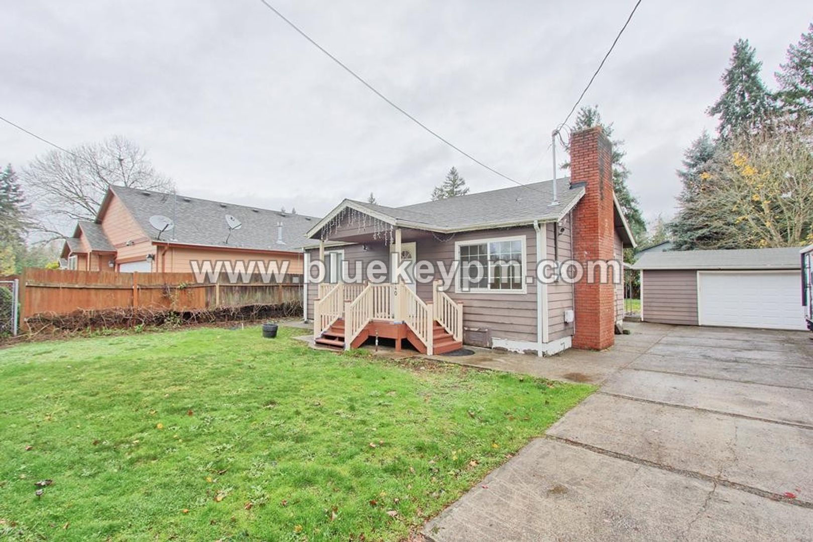 Portland House: 140 NE 156th Avenue