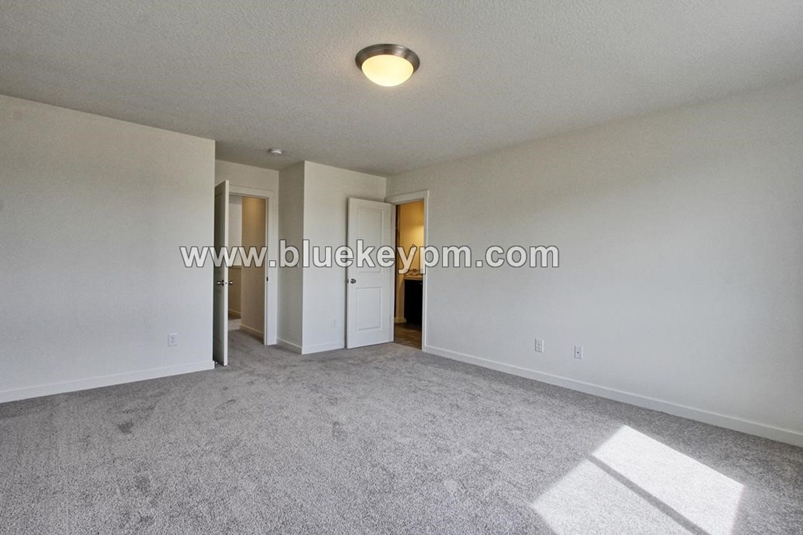 Ridgefield House: 1142 N. Fairhope Place