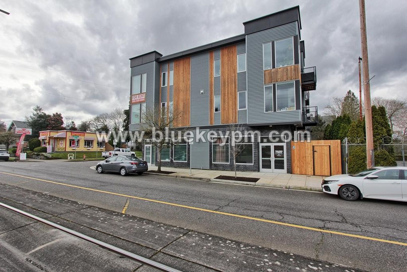 Portland Apartment: 1515 N. Simpson Street