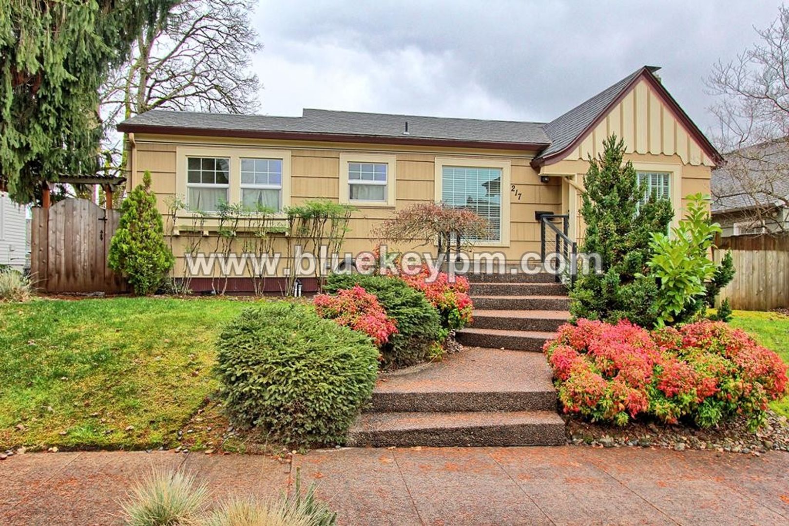 Vancouver House: 217 West 35th Street  Unit A