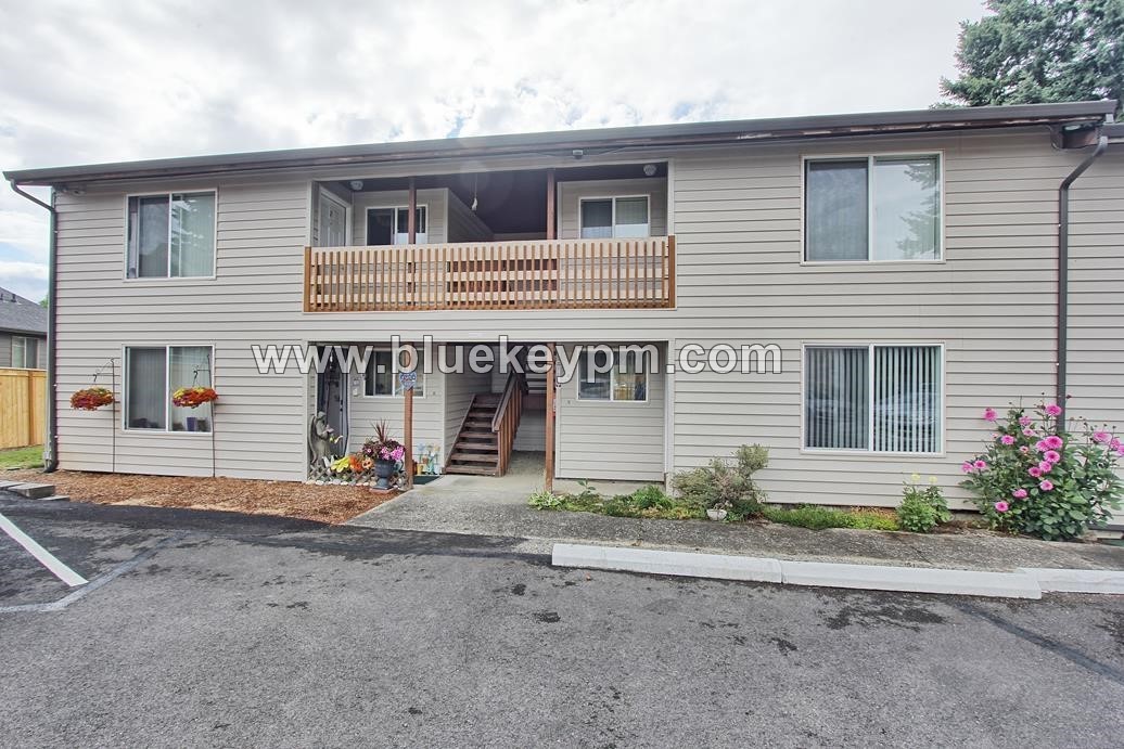 Vancouver Apartment: 4119 NE Saint Johns Road
