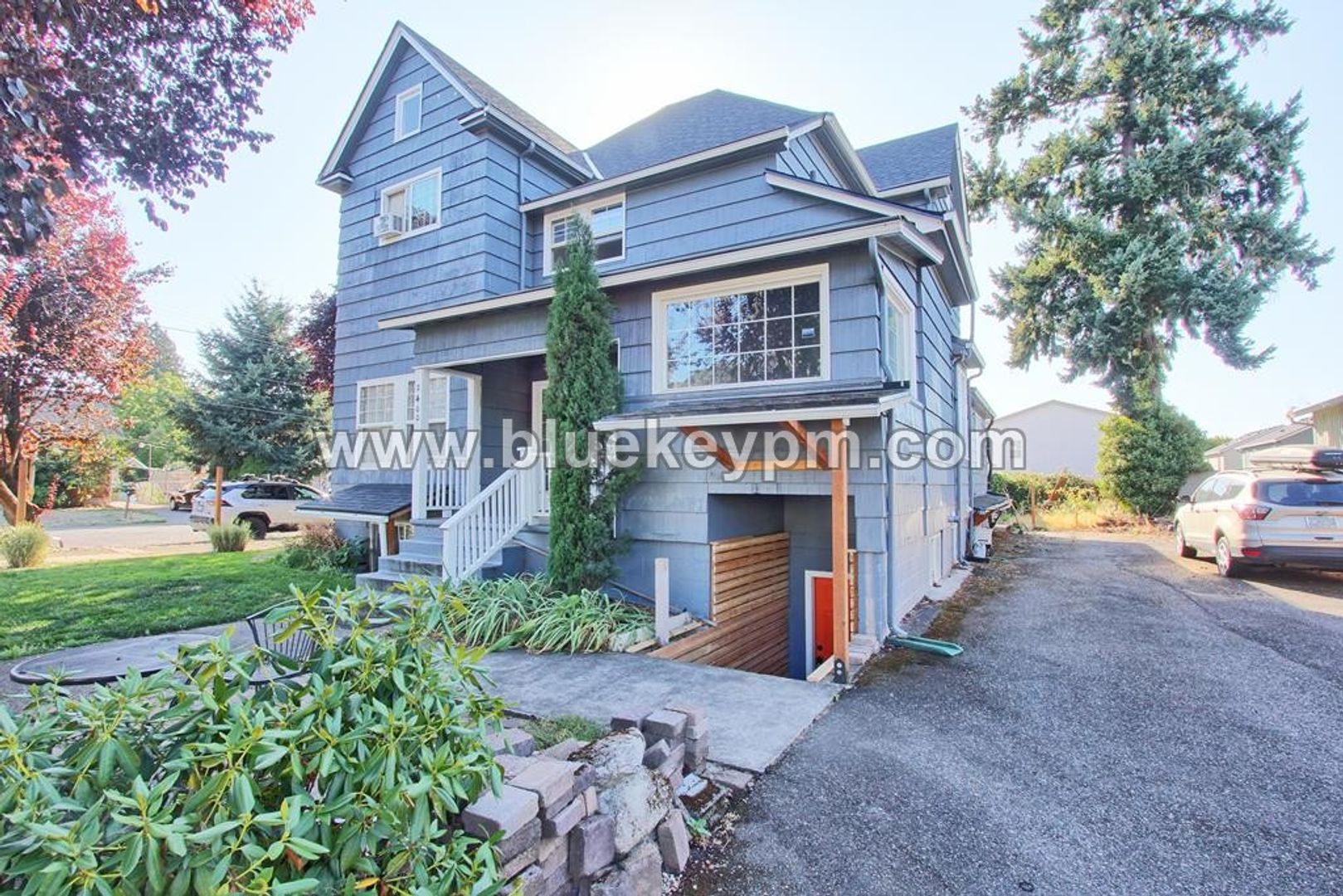 Vancouver House: 2400 Lincoln Avenue   #A