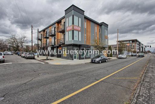 #201- MOVE IN SPECIAL Free Month with 13 Month Lease and 700+ FICA – photo 1