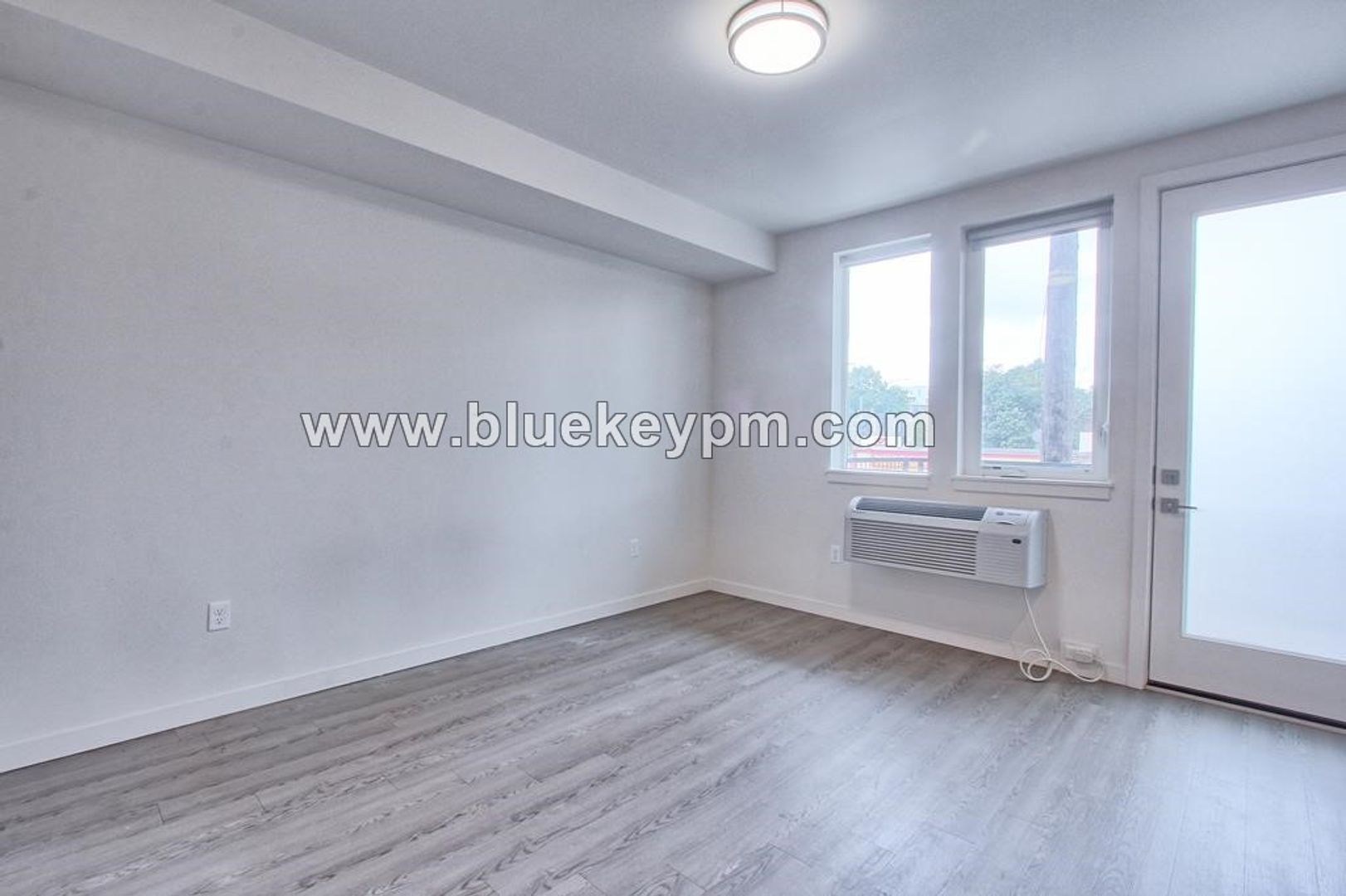 Portland Apartment: 1515 N. Simpson Street