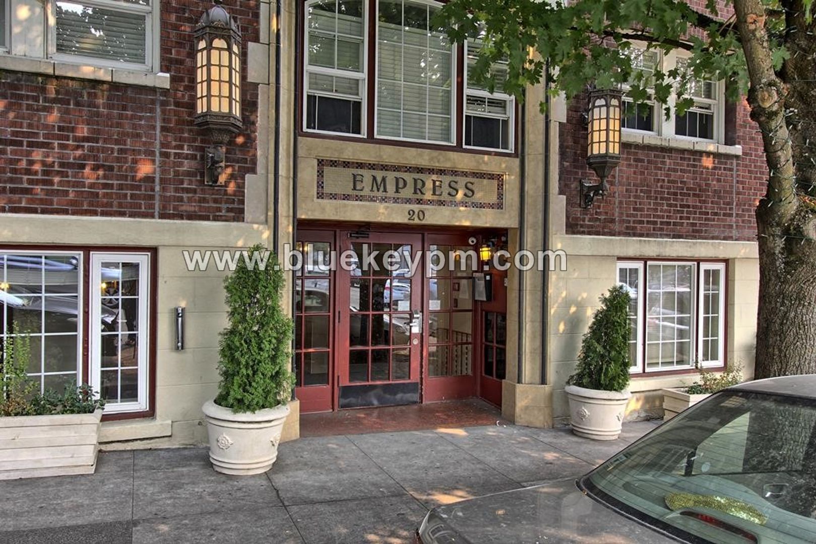 Portland House: 20 NW 16th Ave #302
